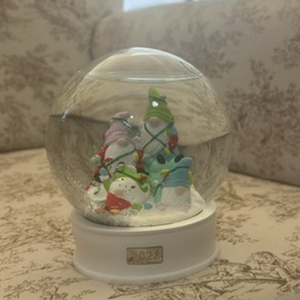 christmas gnome snowglobe